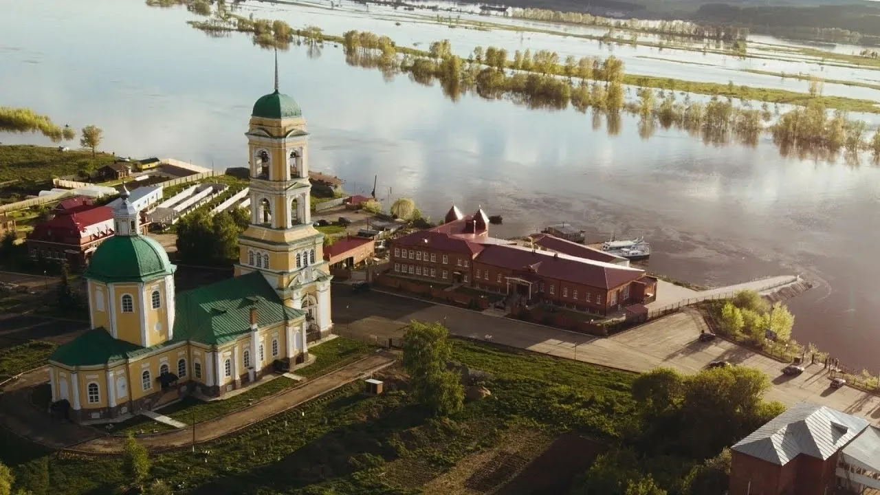 Понятно, что многим, кроме как в машине, этим заняться негде, но вы хоть после всех эти...