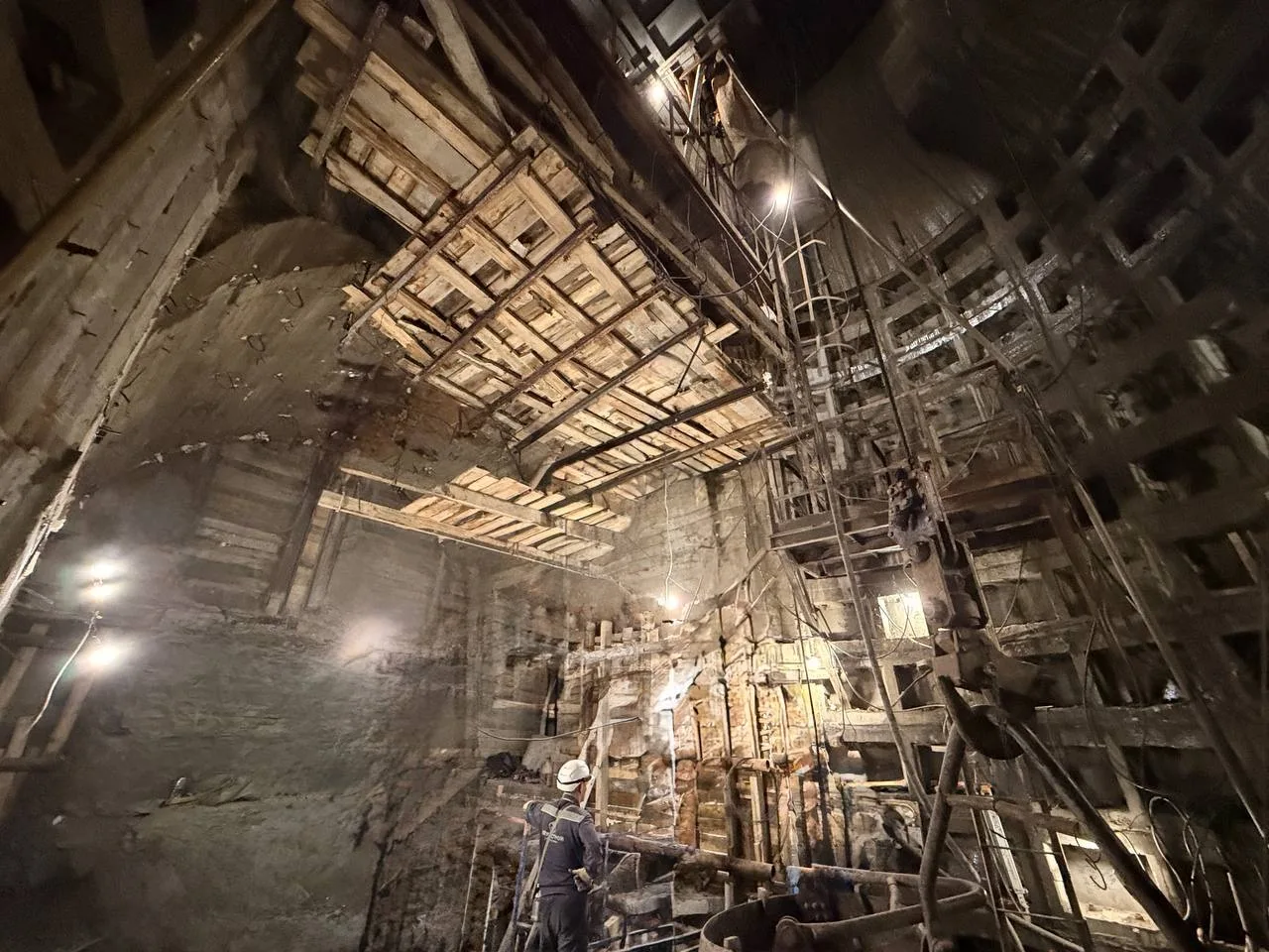 👷🏻‍♂️ На строительной площадке шахты № 846 (станция «Броневая») Красносельско-Калинин...