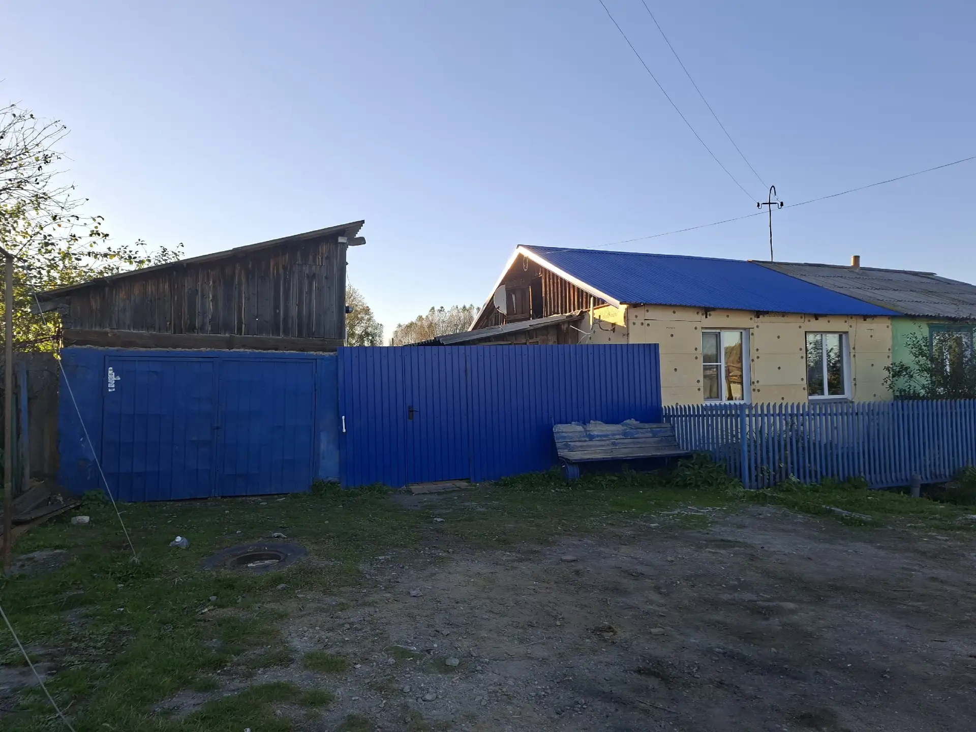 Продам Половину Дома, две комнаты, и кухня, в нормальном состоянии. Есть небольшой гора...