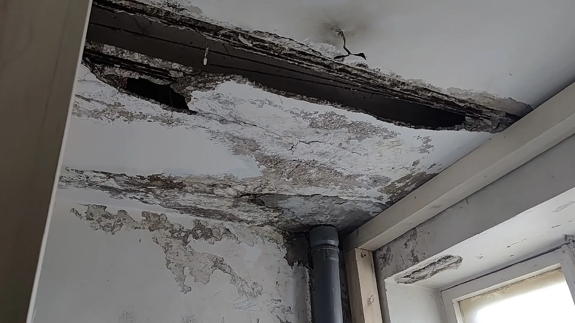 Жители одного из жилых домов в Балабанове умоляют губернатора о помощи