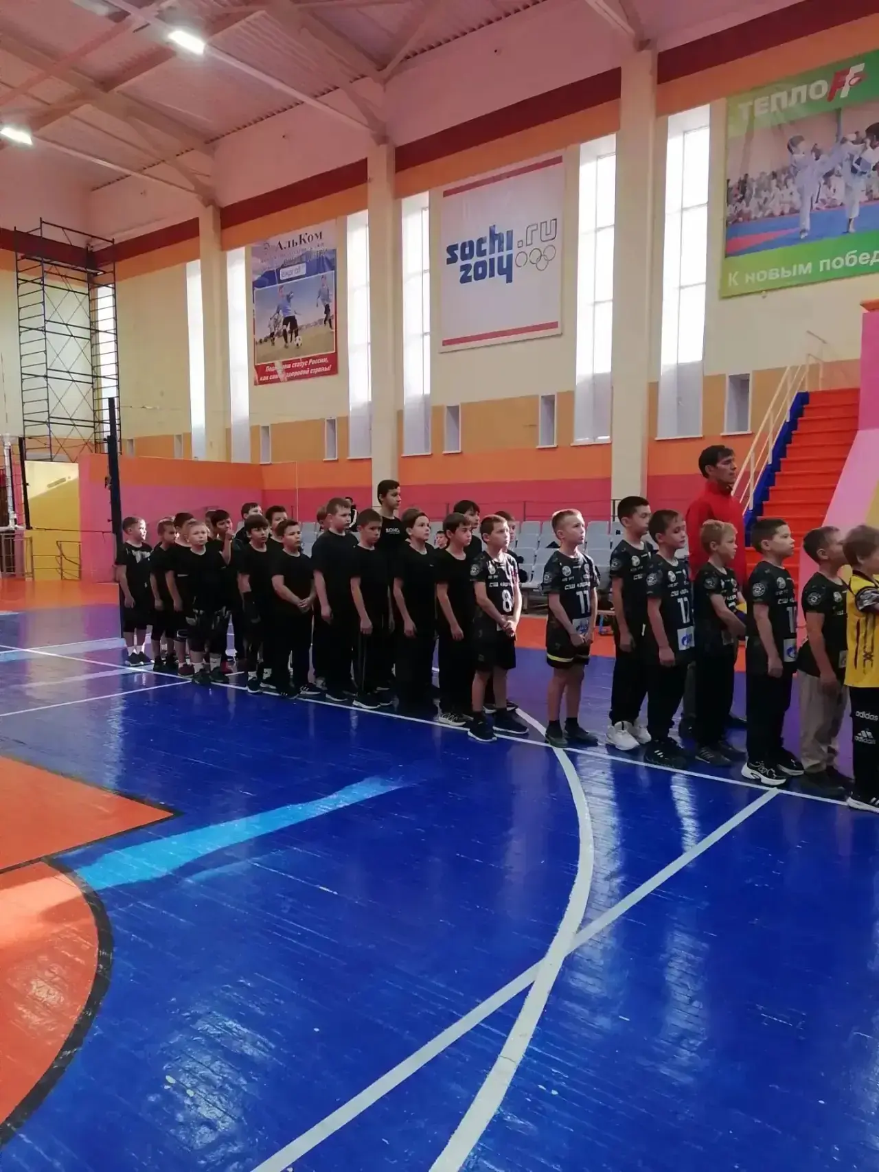 В спорткомплексе «Арча» царит атмосфера юношеского азарта и спортивного духа!