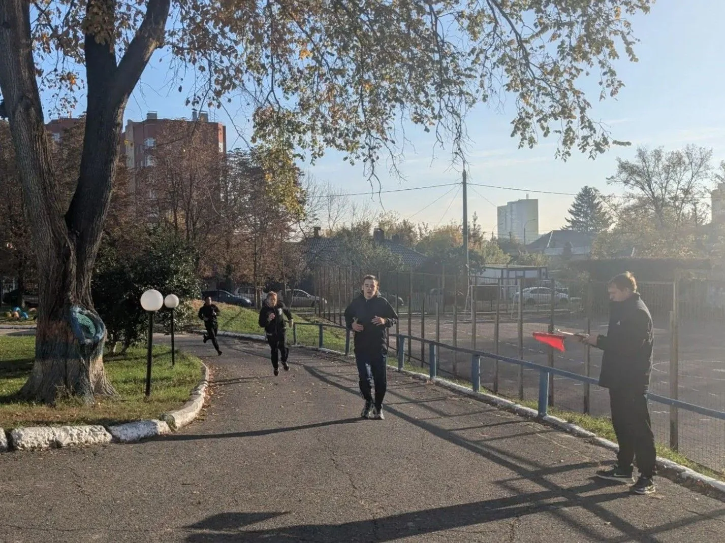 🍂 Легкоатлетический кросс «Золотая осень»: азарт, выносливость и победа!