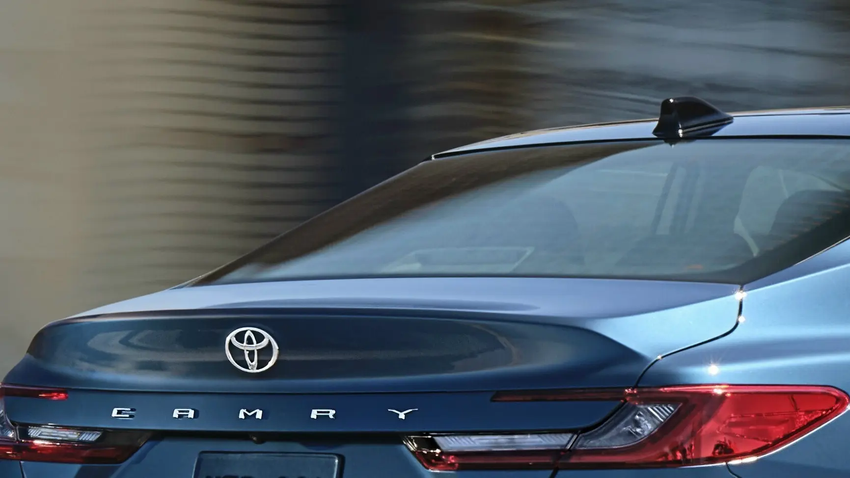 Разница 700 000 рублей на вторичке: почему Camry и Kia K5 стоят одинаково только новыми