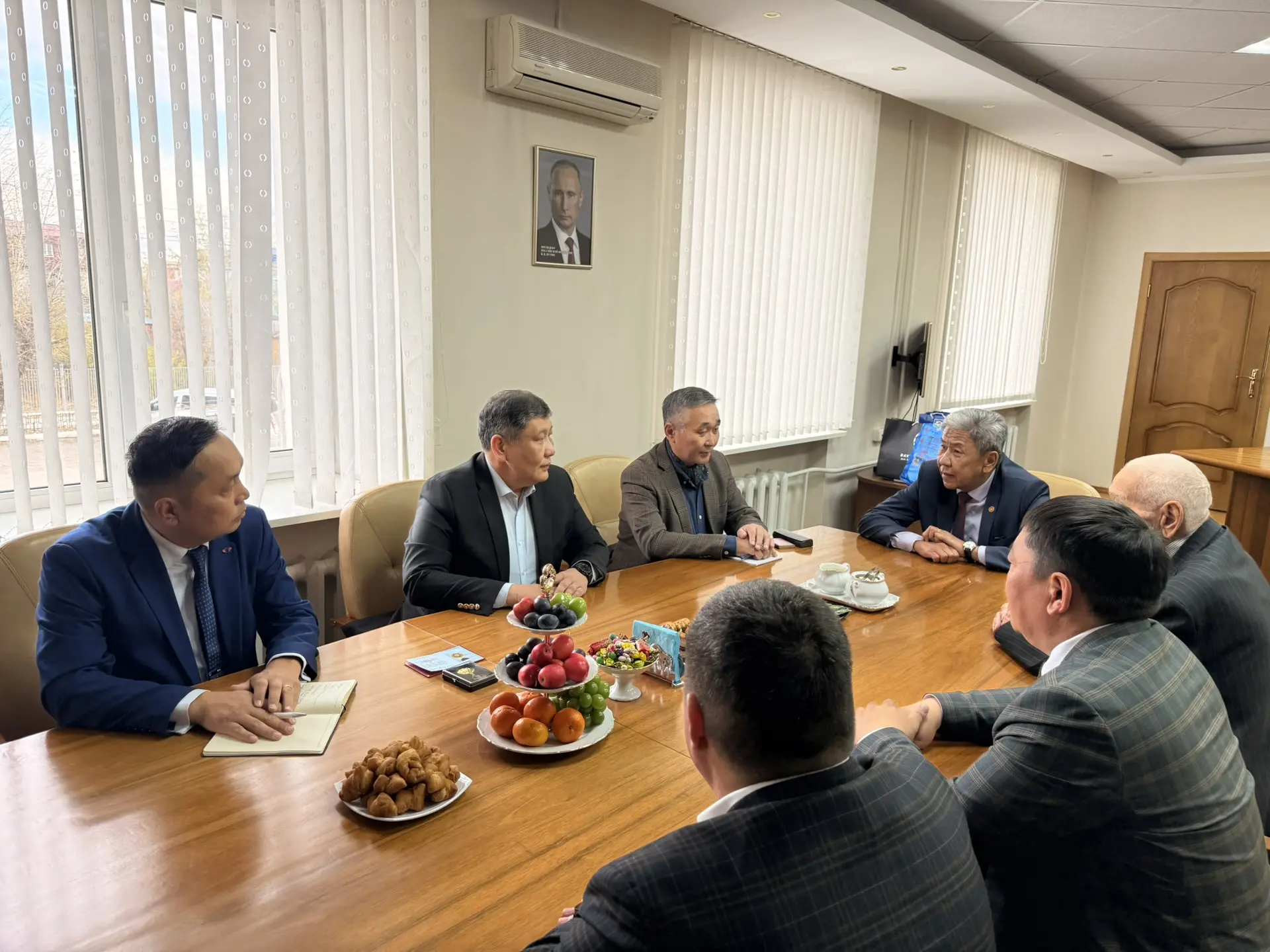 Сегодня п.Агинское посетил Генеральный консул Монголии в г.Улан -Удэ Цэрэндорж Ганхуяг....