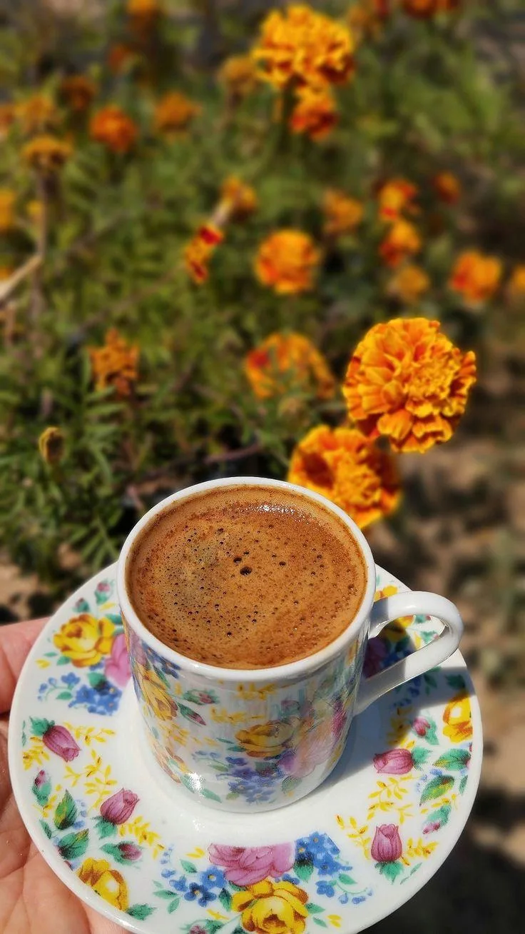Мысли вслух: о скорости жизни и моменте «сейчас» ☕️Иногда кажется, что современный мир ...