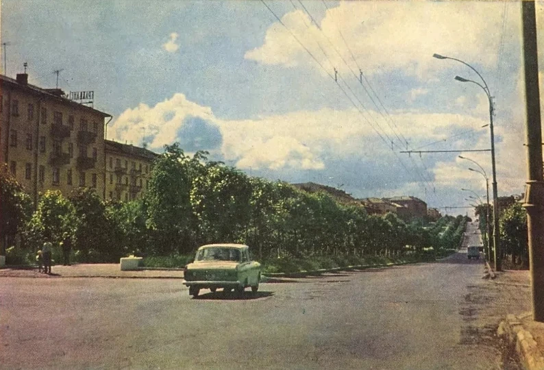 Октябрьский проспект, 1971