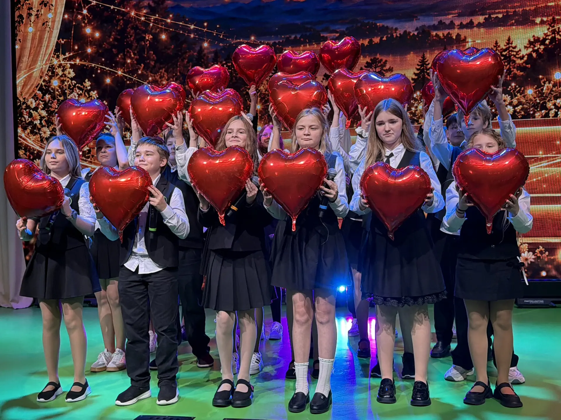 🎉 Праздник, наполненный теплом, талантами и яркими эмоциями! С Днём учителя! 💐