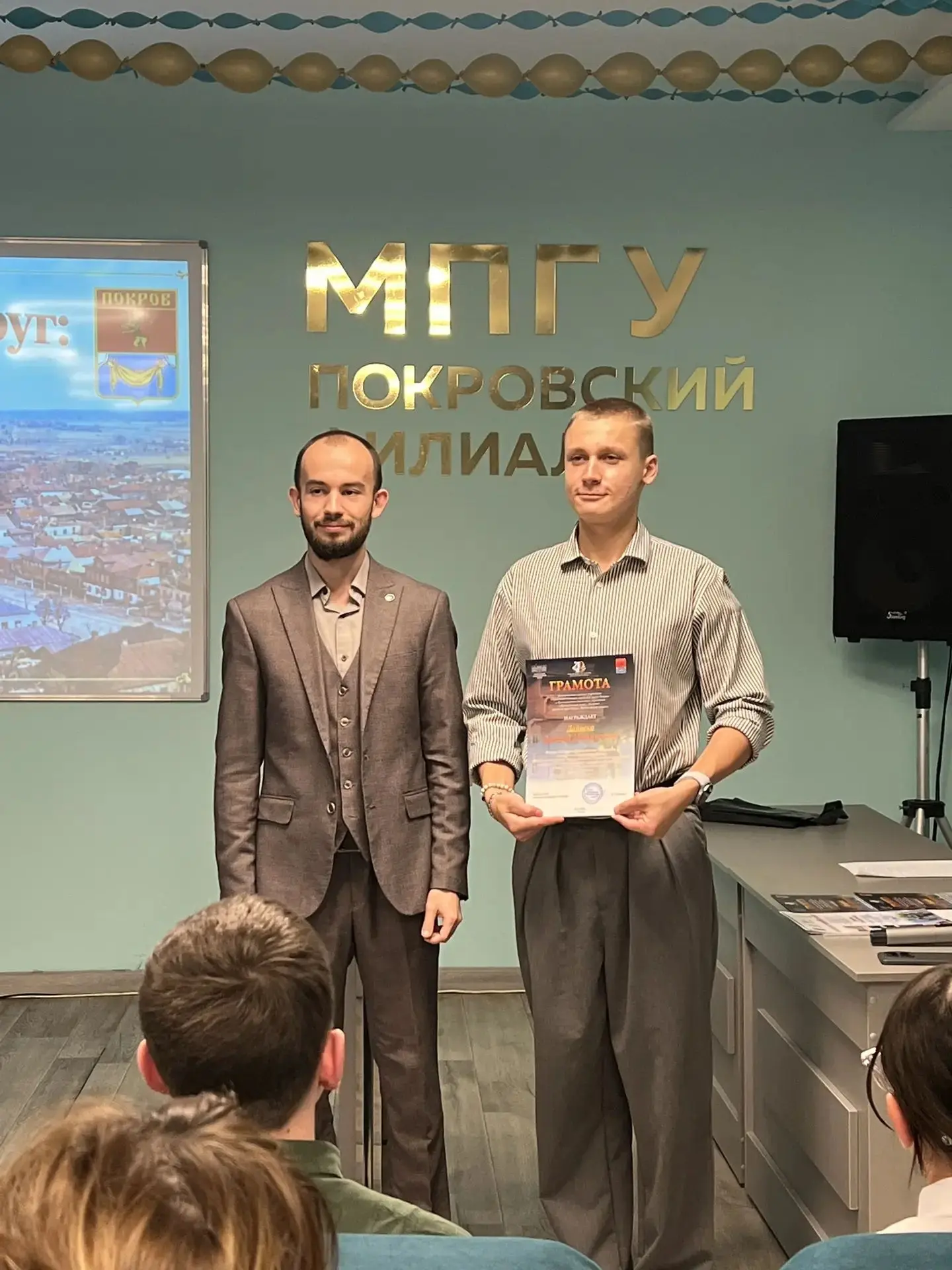 🏆 🕸 Тайны шелкового производства: кто раскрыл главный секрет Покровского уезда?  🏆