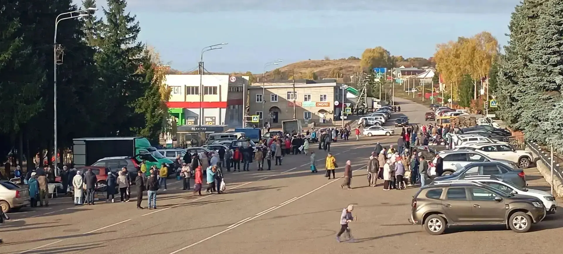 В праздничные дни, когда наша республика отмечает важную дату, на центральной площади с...