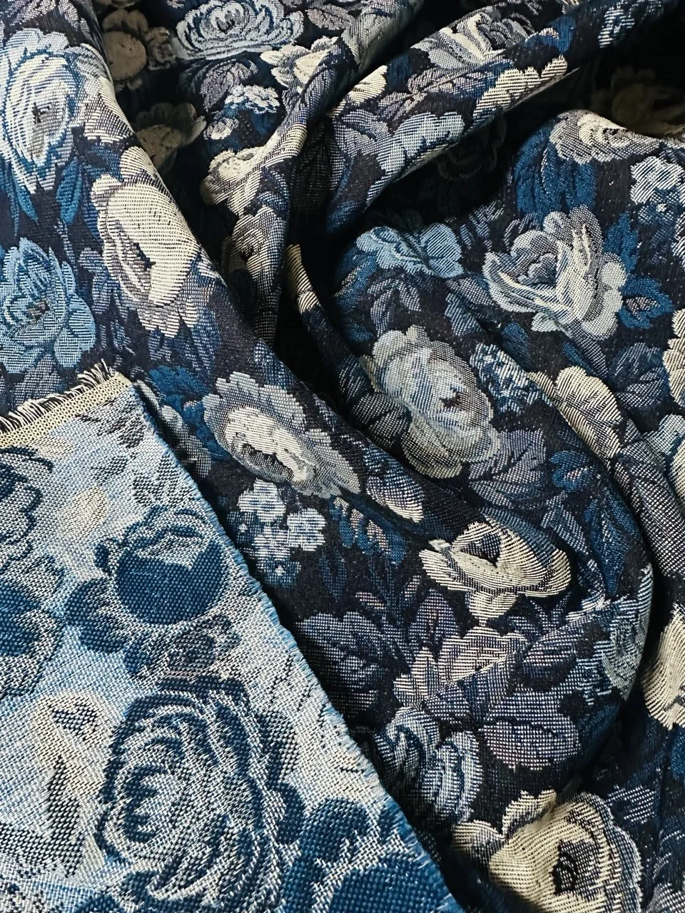 НОВИНКА Стильный жаккард Dolce & Gabbana  с красивым флористическим  рисунком, средней ...
