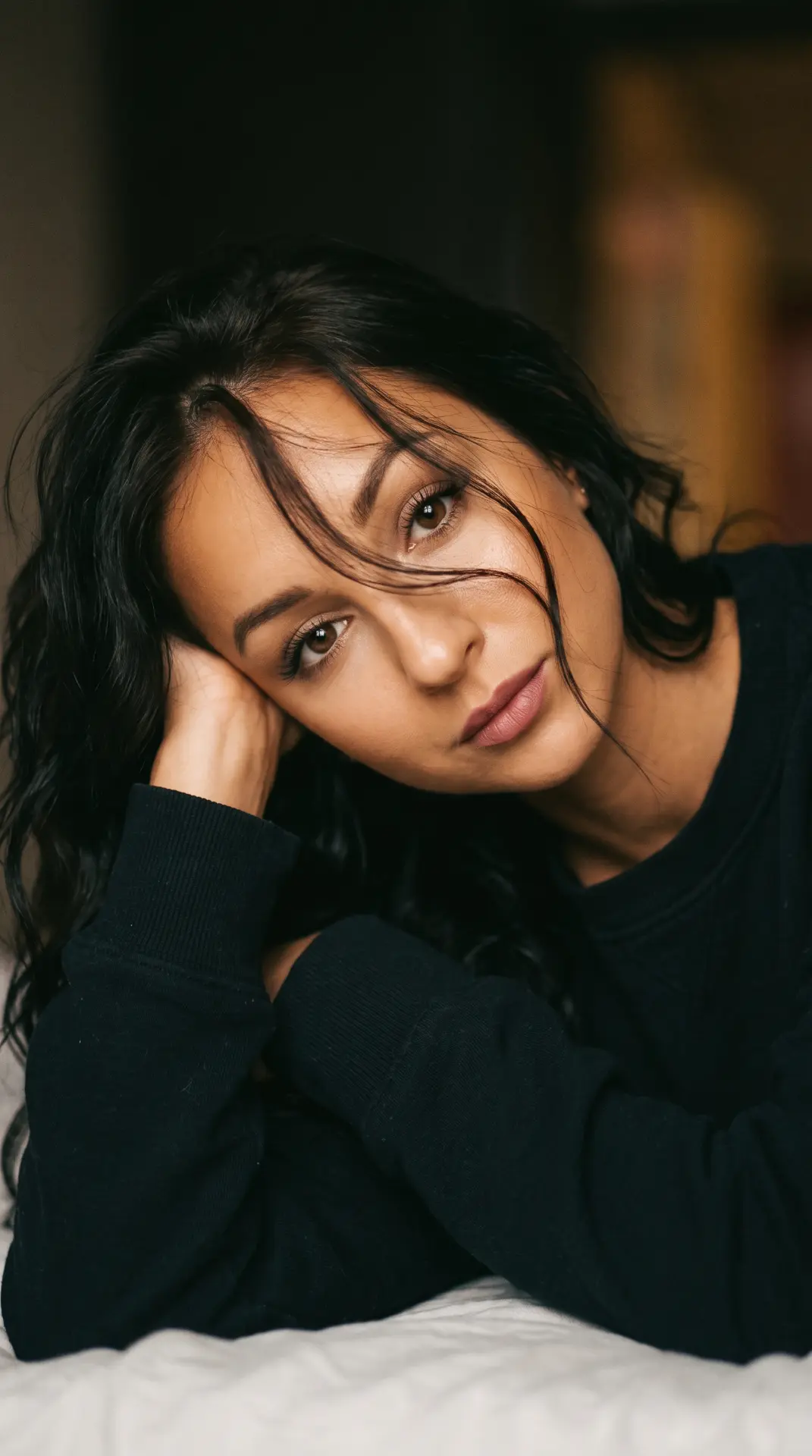 🖤 ИИ может быть совсем разным: не только яркие фотосессии, но и такие атмосферные, кин...