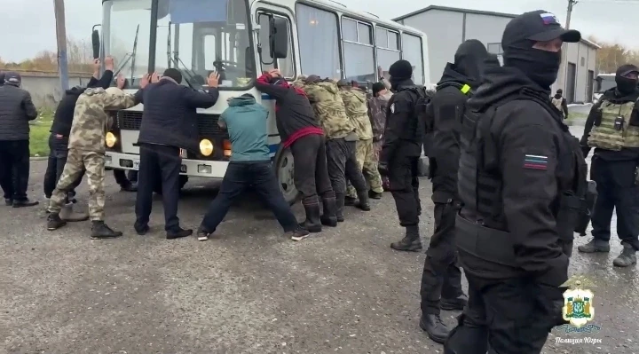 В посёлке Белый Яр Сургутского района выявили двоих нелегальных мигрантов