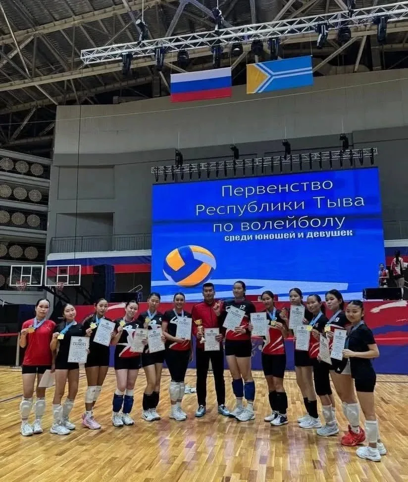 Волейболистки Улуг-Хемского района победили в первенстве Республики Тыва