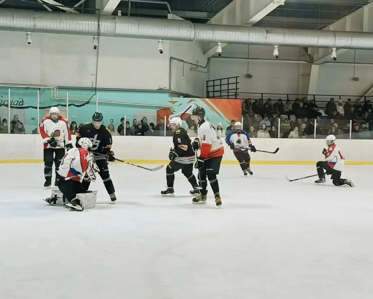 🏒 В Серове открылся новый хоккейный сезон!