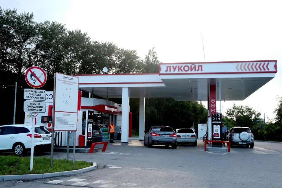 В Прикамье продолжает снижаться стоимость бензина