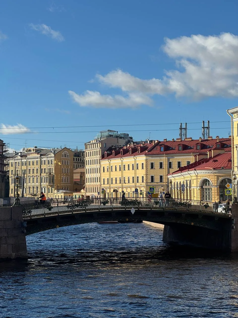Слышали эту мантру: «Петербург - серый, мокрый, холодный, депрессивный»?  Мне такое в к...