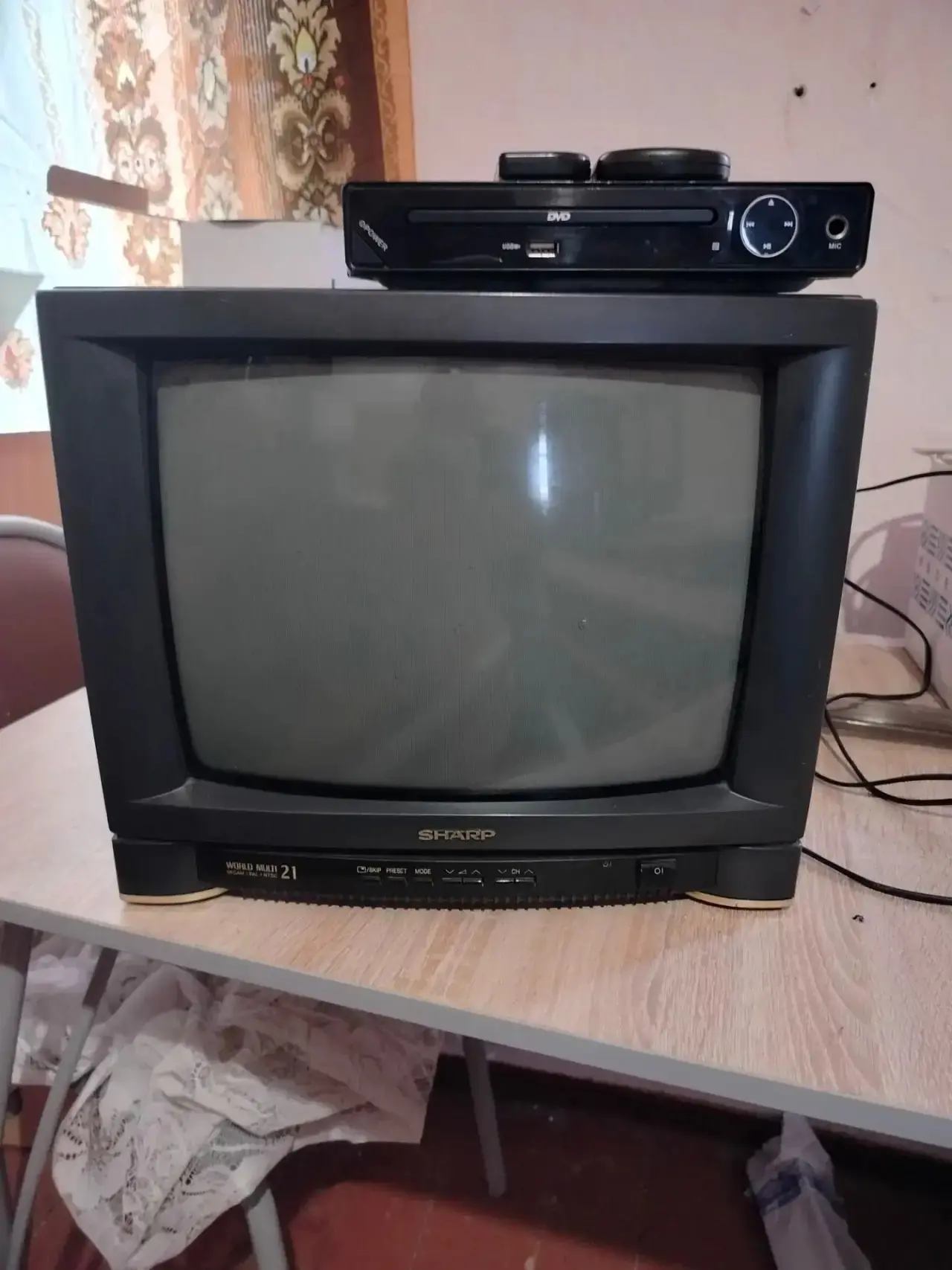 Телевизор двд 📀 касет 40 штук цена 2000