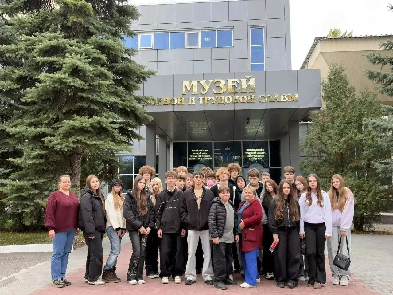 Дети Краснолучского округа побывали в «Орленке»