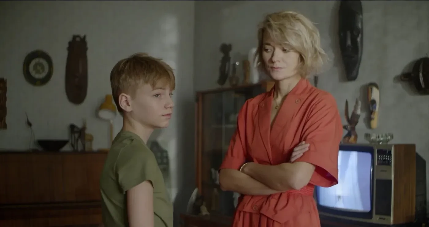 🎦 Фильм «За нашим домом сад»