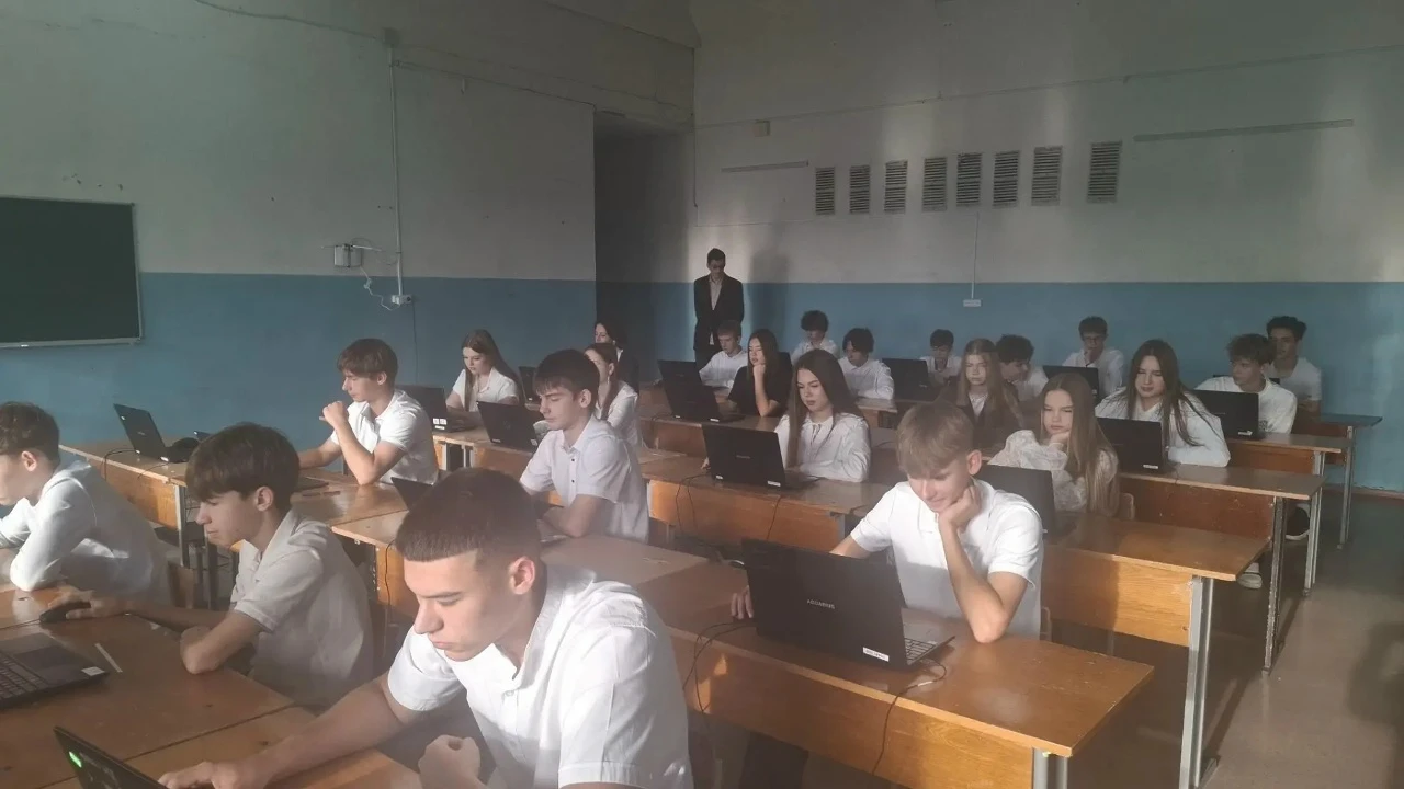 12,13,14 октября 2026 года обучающиеся 8-х,9 х и 10-х классов ГБОУ «Свердловский лицей ...
