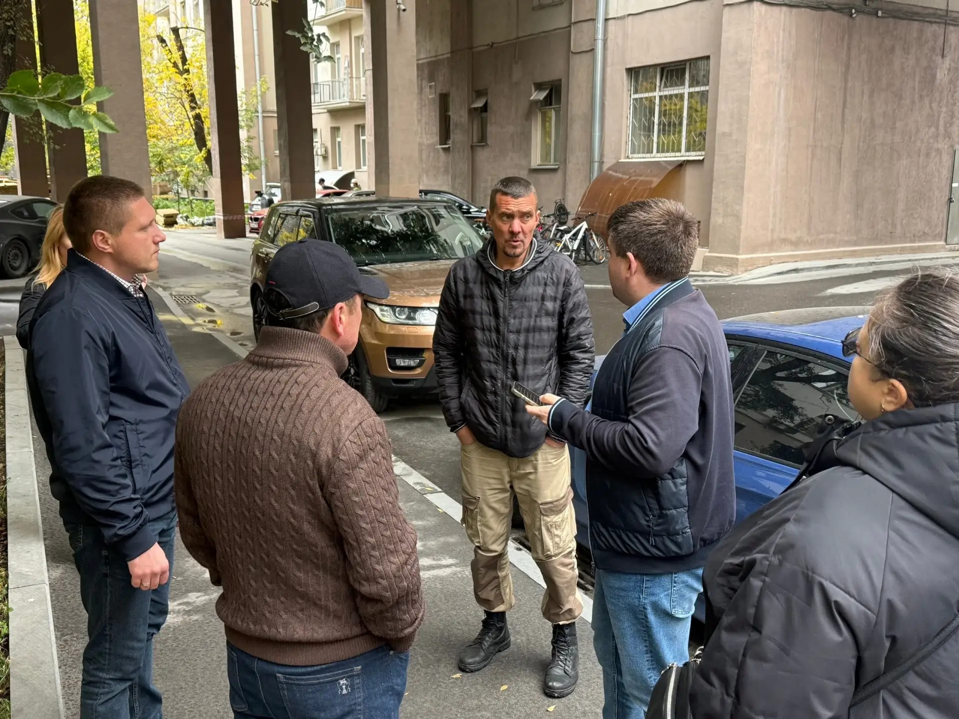 🌳 Ремонт кровли Дома на набережной подходит к финишу