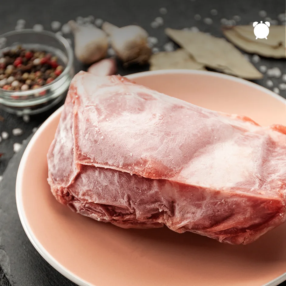 🧊 Размороженное сырое мясо, курицу и рыбу не стоит отправлять обратно в морозилку. Пов...
