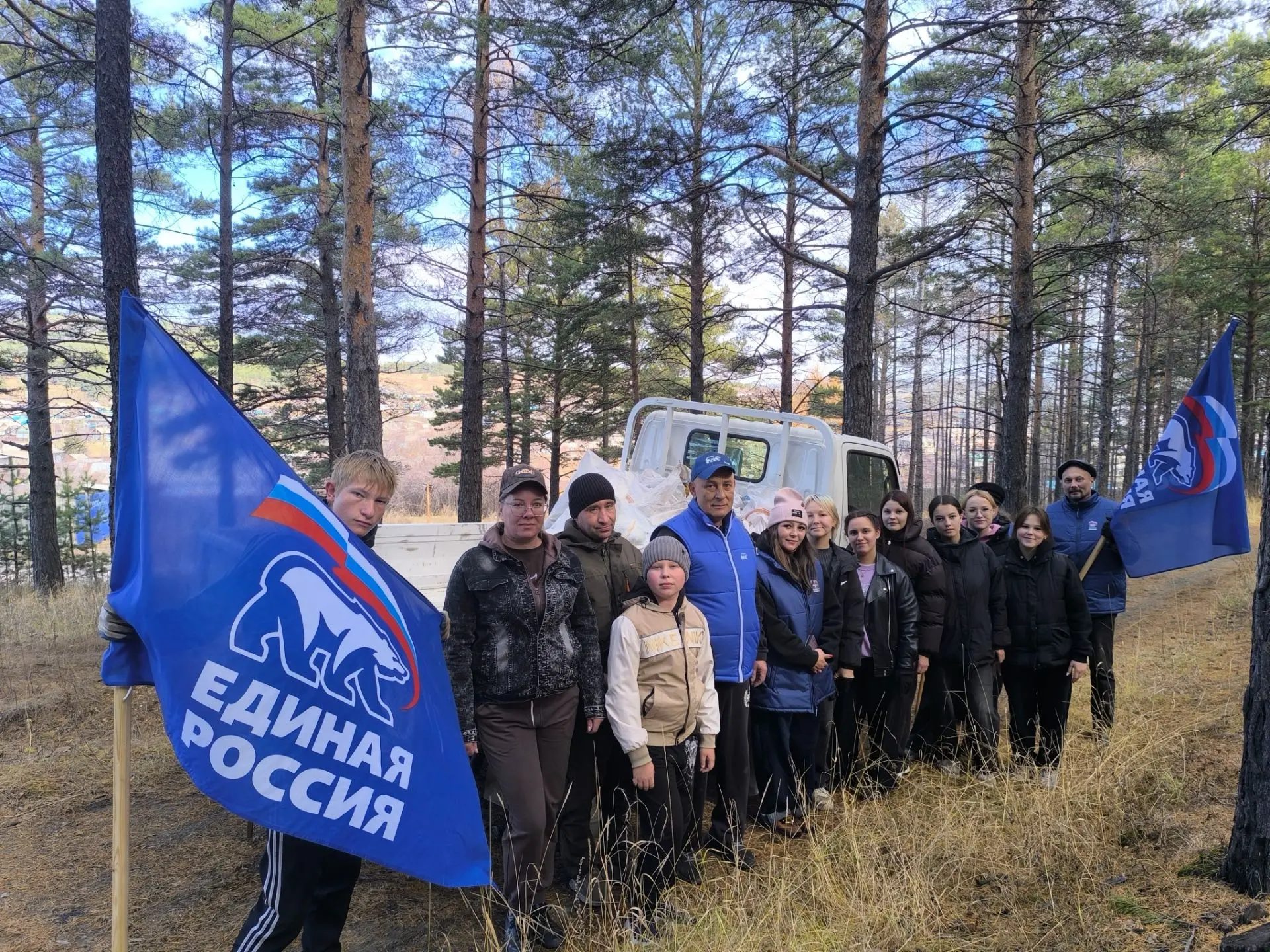 🌳 Сегодня вместе с командой навели порядок в Железнодорожном парке Петровска-Забайкаль...