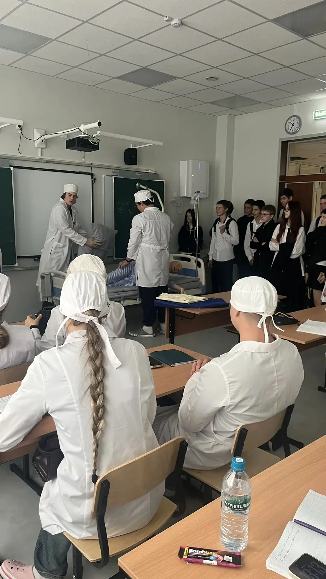 Будущее медицины начинается здесь! Экскурсия для 8-классников в Динском филиале ККБМК!