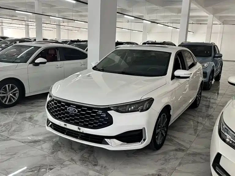 🇨🇳 FORD Escort (Focus)