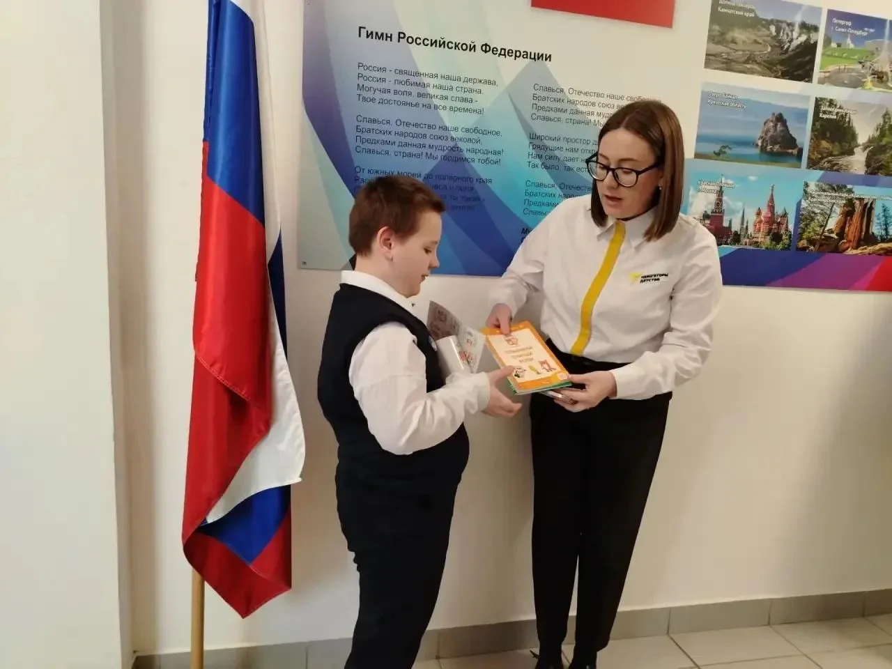 📅 Традиционная линейка: старт новой учебной недели дан!