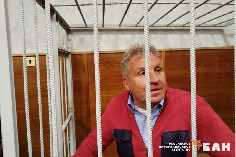 Суд в Екатеринбурге закрыл от прессы процесс по делу коммунального магната Боброва