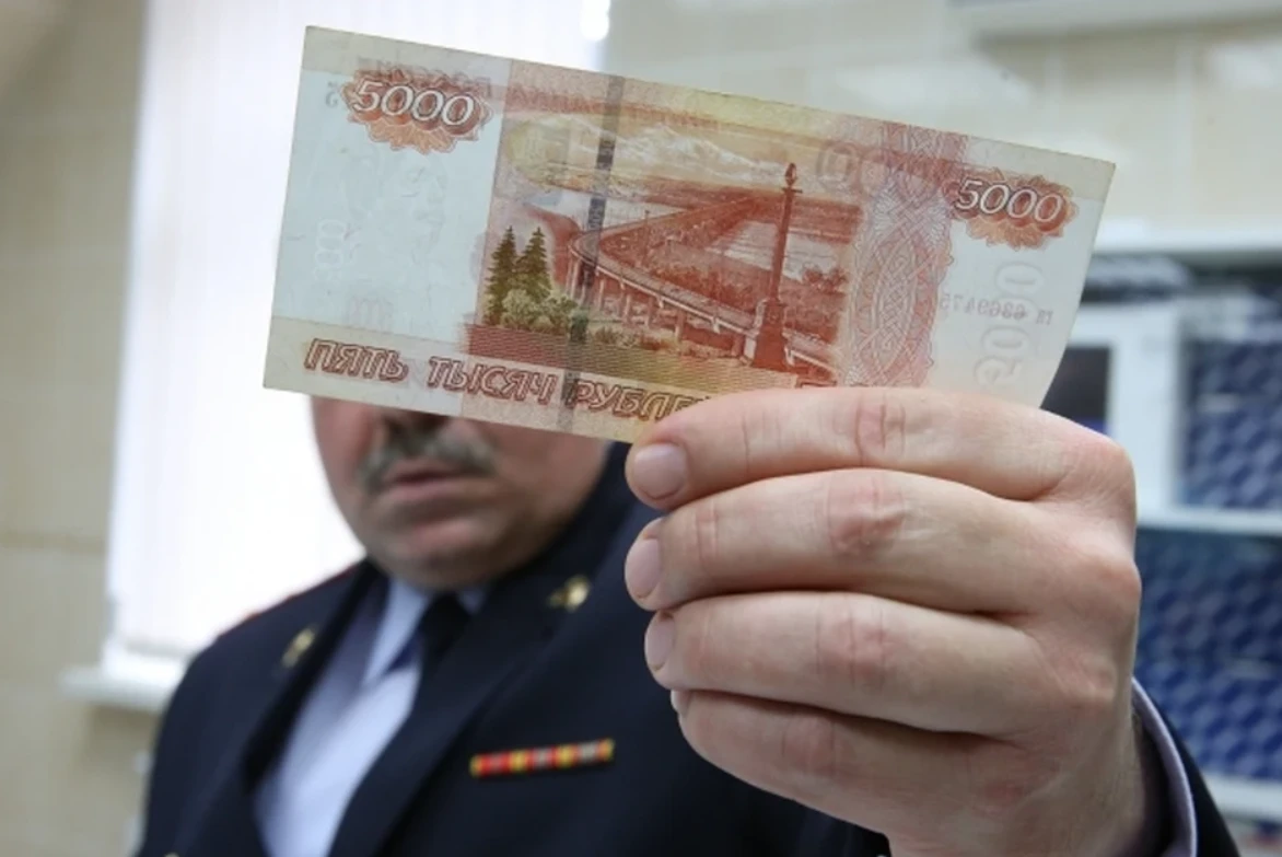 🤦‍♂️"Хитрый" севастополец расплатился «билетами банка приколов»