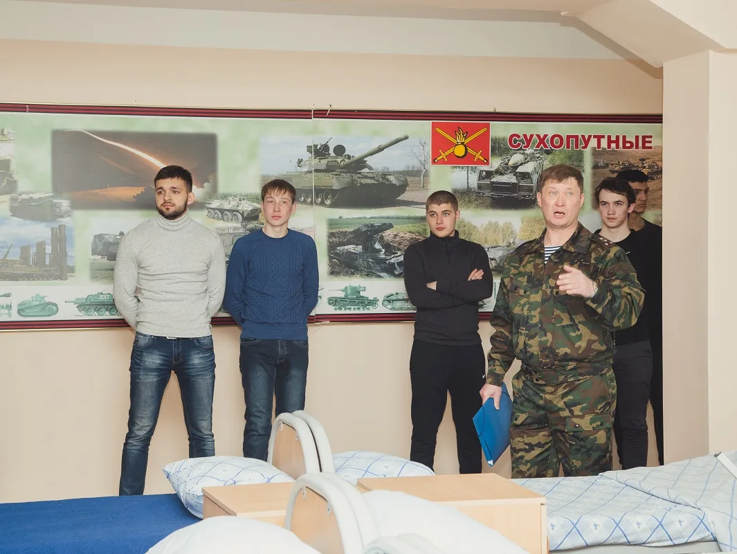 Из Сургута и Сургутского района в армию уйдут 500 человек до конца года