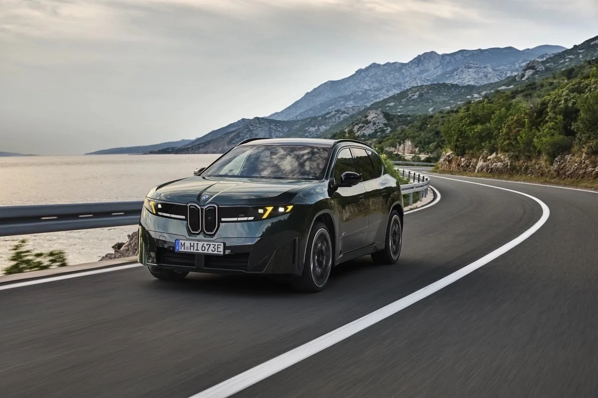 Флагманский BMW iX3 M60 получит адаптивную подвеску M, электронный дифференциал M Sport...