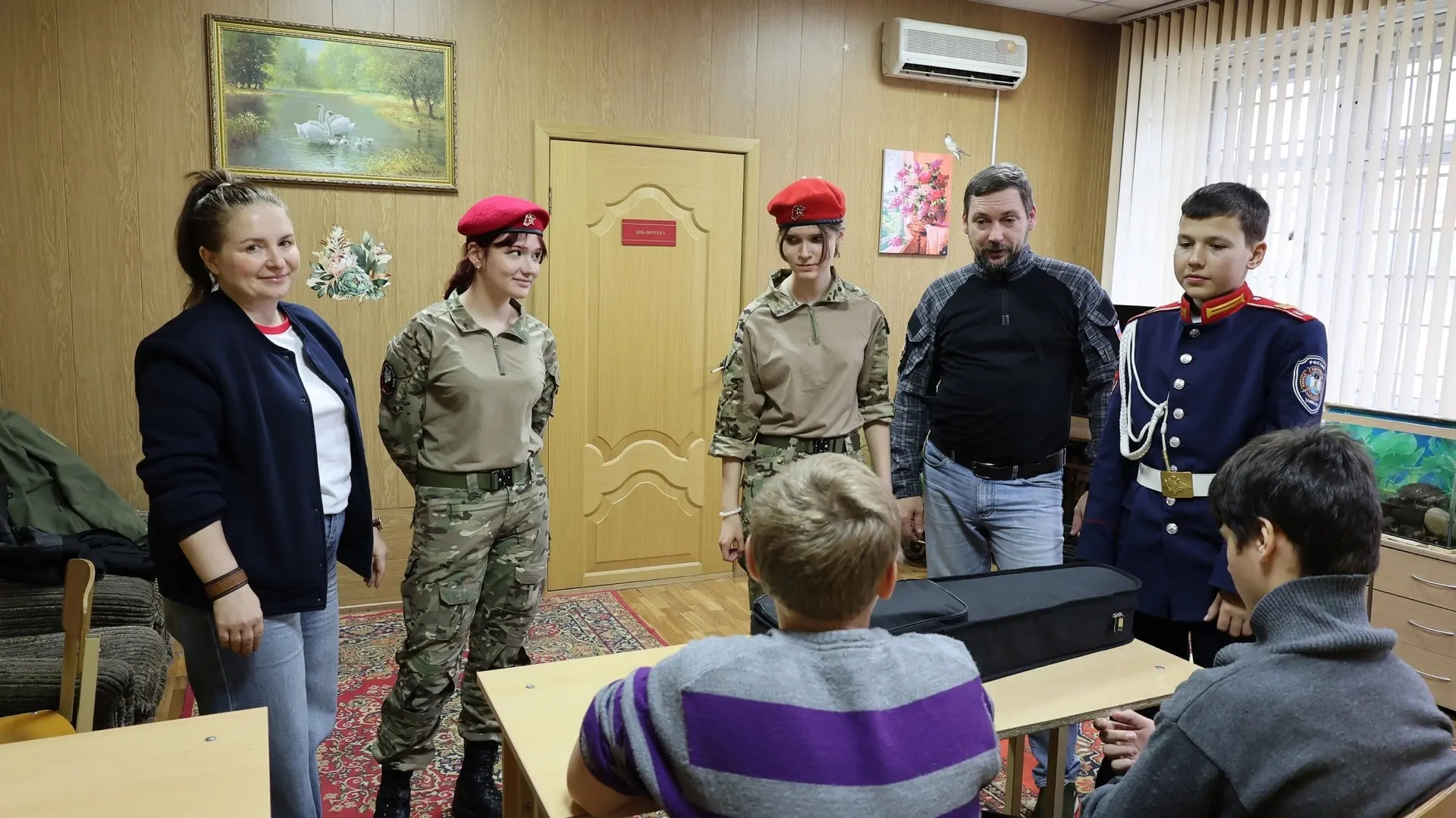 ✅Представители «Юнармии» провели профилактическую беседу с несовершеннолетними подростк...