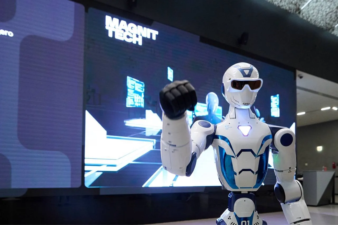 На форуме РБК Tech на ключевой сессии «Цифровой вклад в ландшафт будущего» Вячеслав Куб...