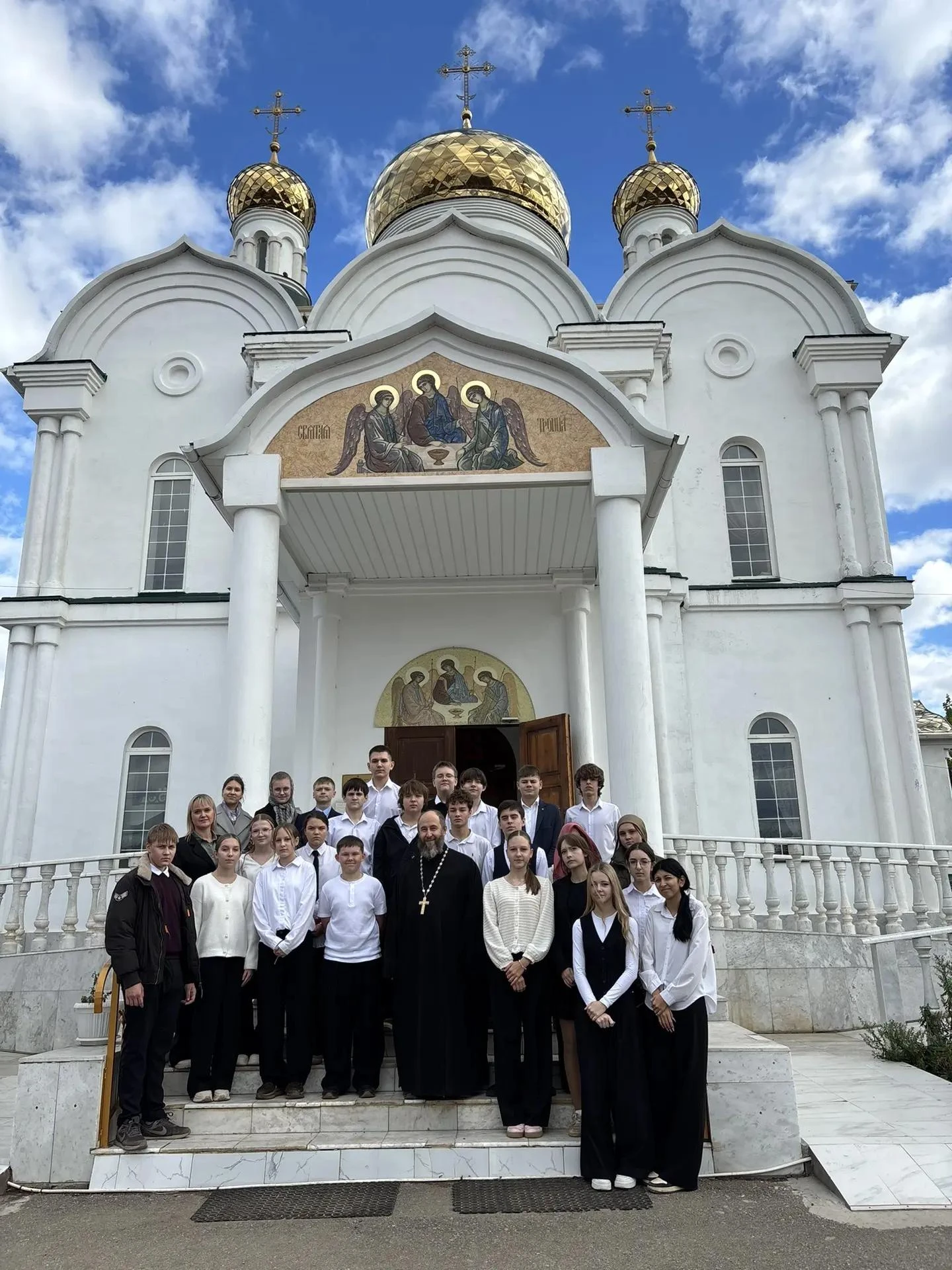 🕌 Экскурсия в Храм Святой Троицы: духовность, история и ароматные пирожки! 🥟
