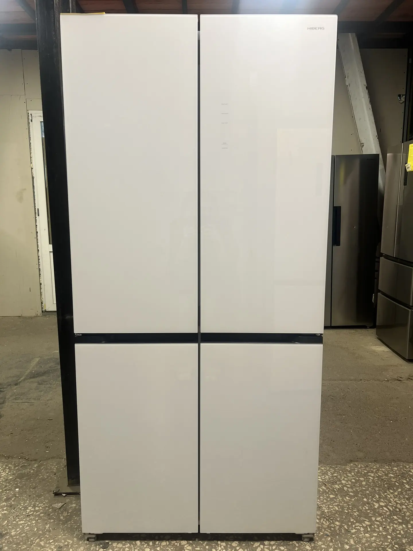 Четырехдверный холодильник, 125.000₽