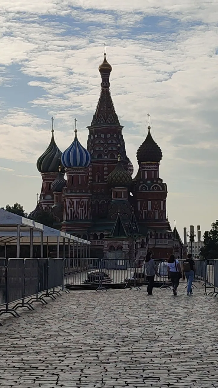 🌸 Доброе утро, жители районов Красносельский и Мещанский! Желаем вам хорошего дня!