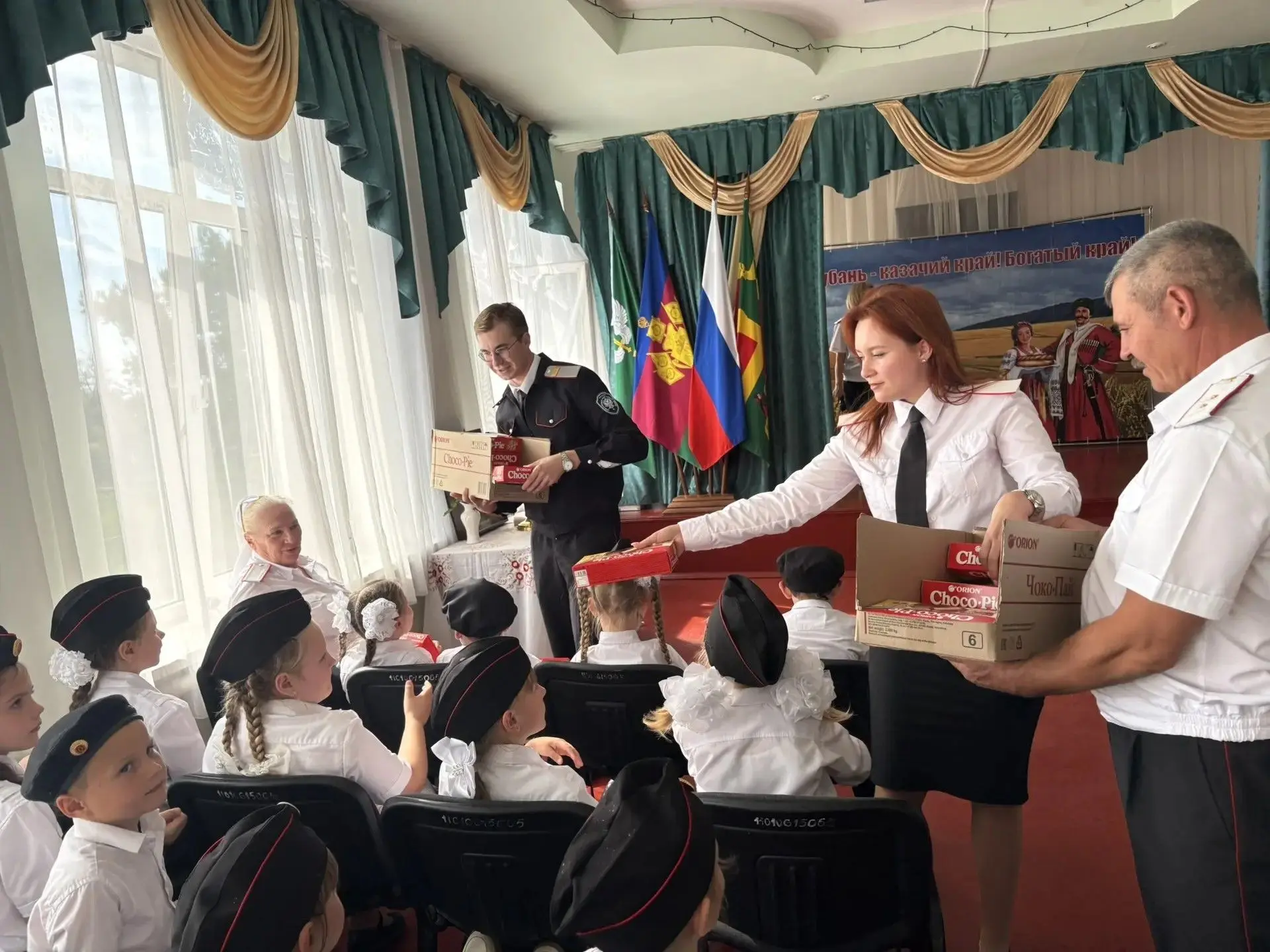 Казачья школа № 11 приняла в свои ряды первоклассников