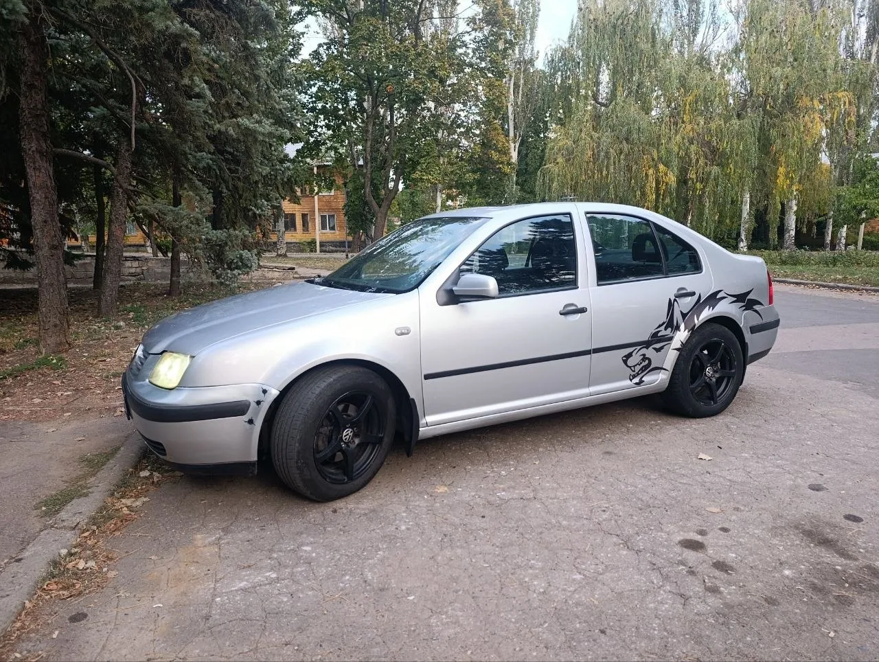 Срочно продам VOLKSWAGEN Бора, на бодром ходу, без вложений, 2001 г/в. Обслужен по регл...