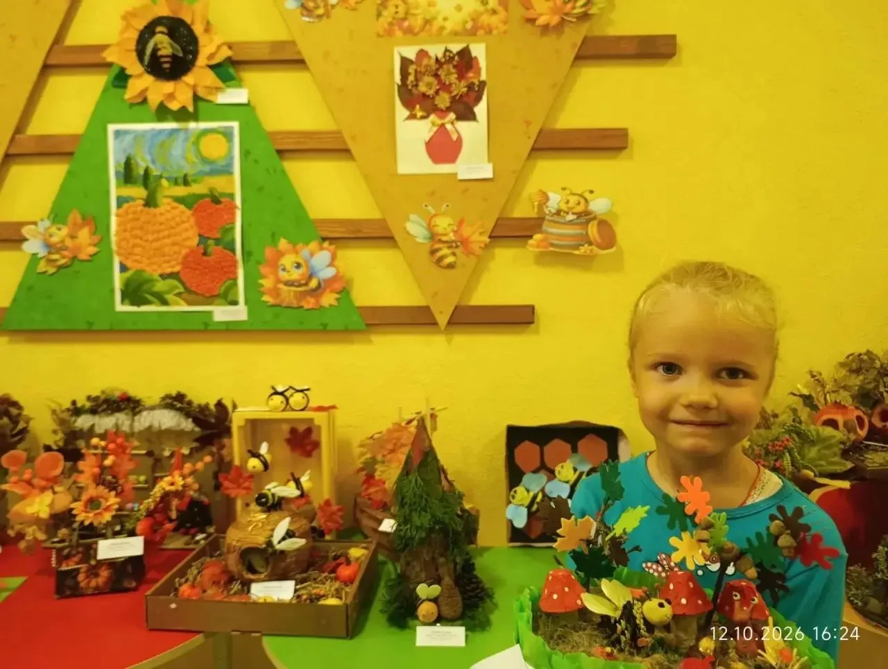 🐝 Осенние чудеса на пасеке: приглашаем на выставку!