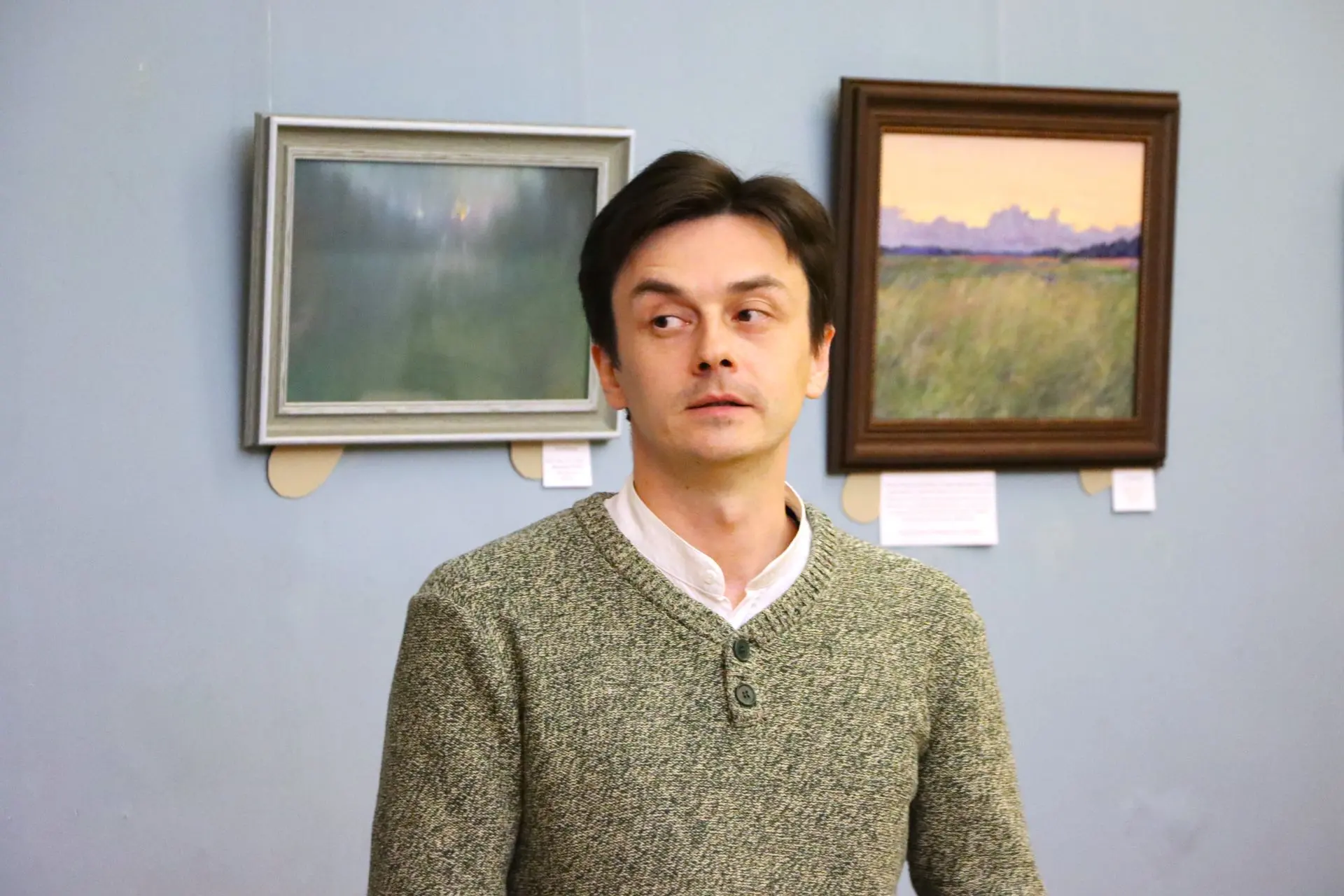 🎨 Между сном и явью: в Тургеневке открылась выставка Фёдора Усачёва!