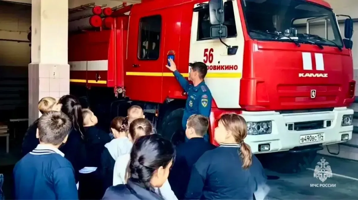 🚒 Школьники побывали на экскурсии в пожарной части Суровикино