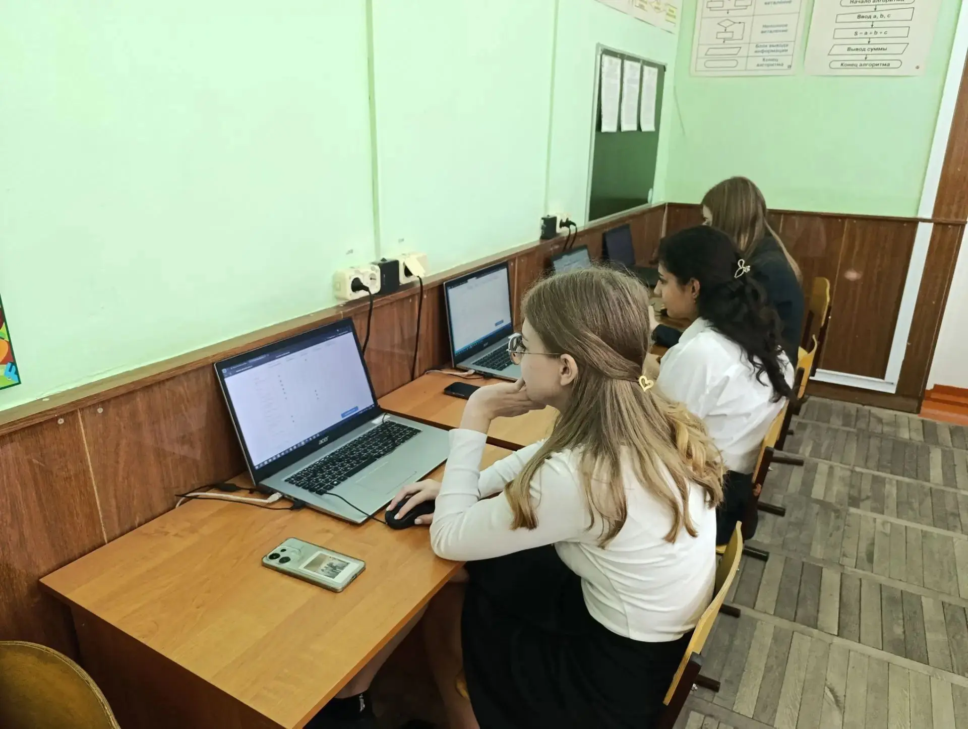 Сегодня, 12 октября, учащиеся 9-х классов приняли участие в НСИ - национальном сопостав...