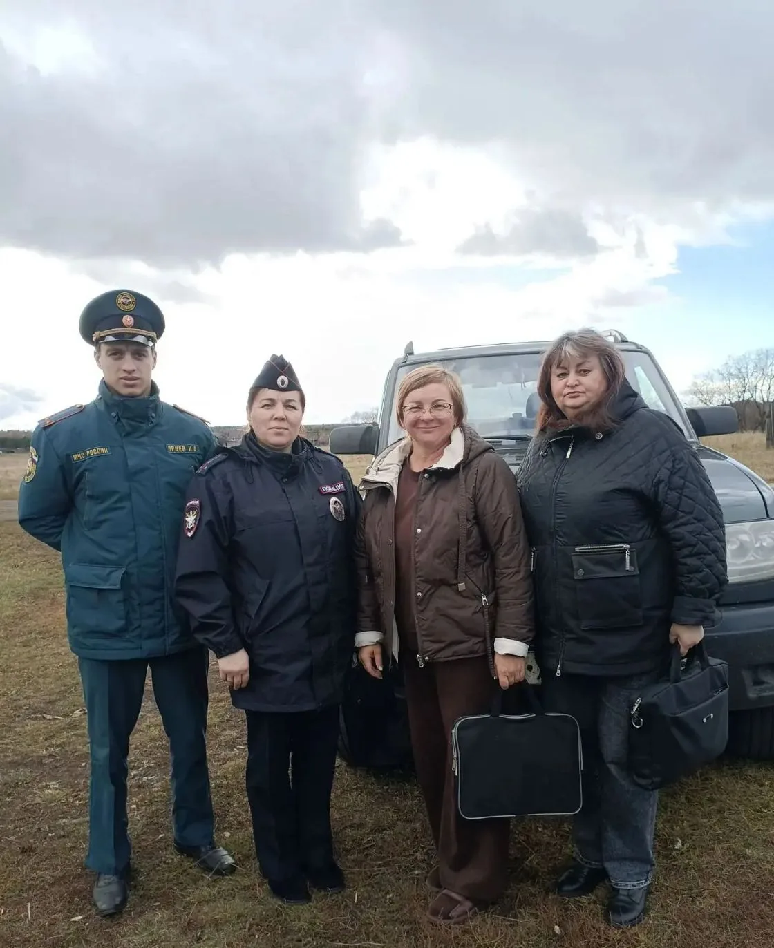 👮‍♀️🫡💥Транспортные полицейские приняли участие в акции «Теплый дом"