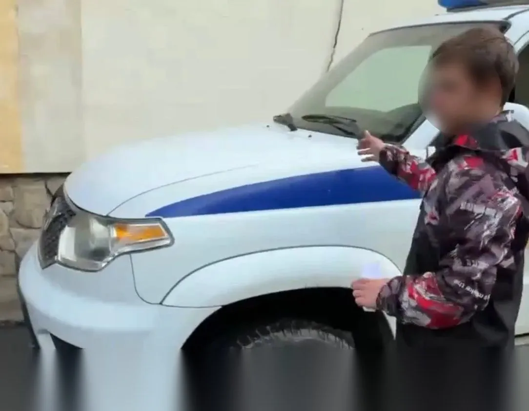 🔥 Поджог полицейских машин в Екатеринбурге