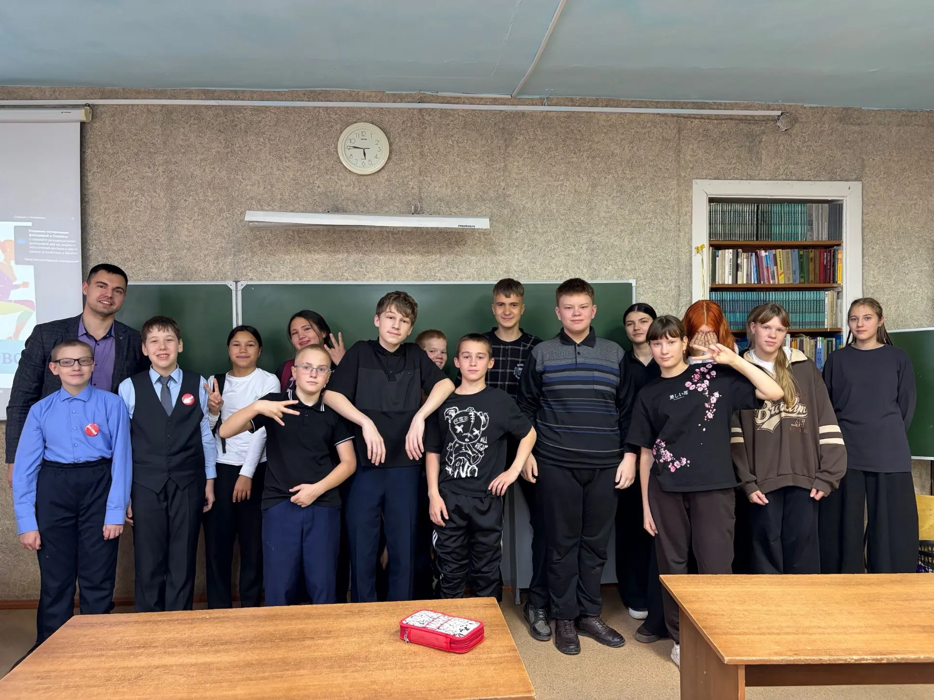 Для молодого поколения важно быть здоровыми и активными. 16 октября сотрудник КДЦ «Совр...