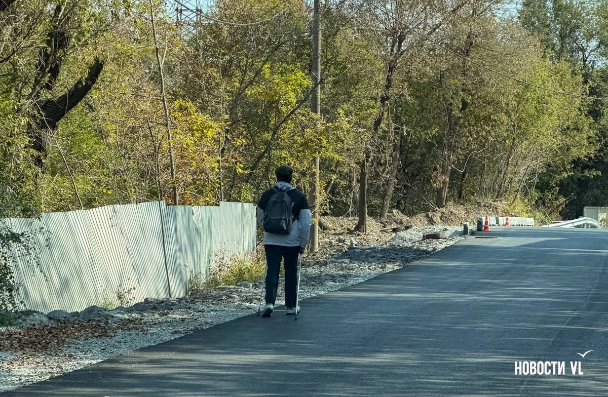 🚶‍♂️🤦‍♂️ Во Владивостоке ремонтируют дорогу за 263 млн рублей, но забыли про пешеходо...