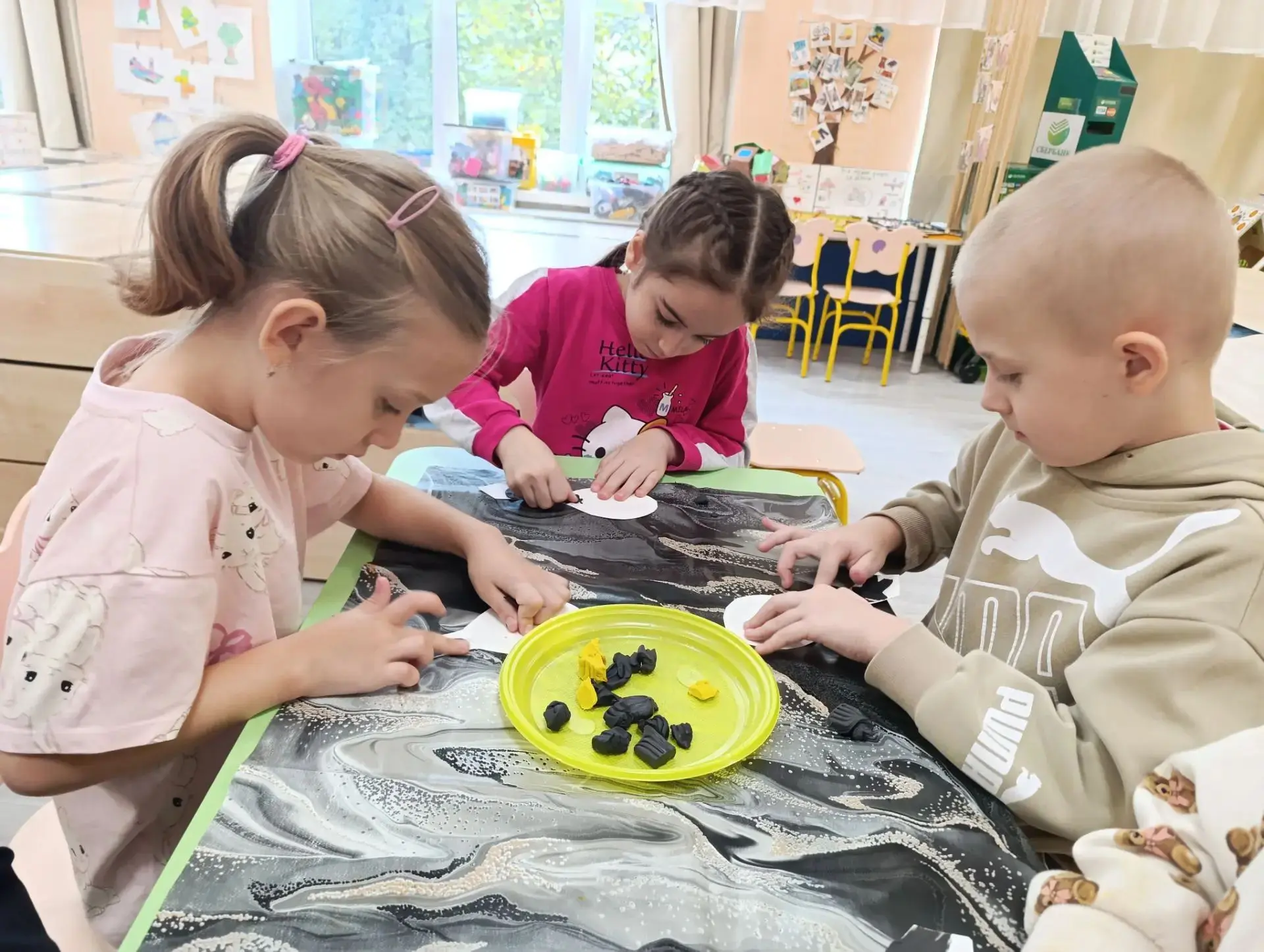 "Золотая Хохлома" в технике пластилинография.